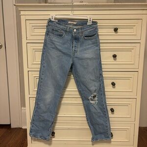 Levi’s Wedgie Straight Blue Distressed Jeans